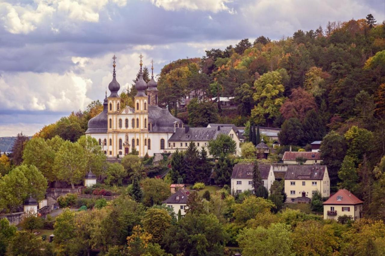 Charming City Apartment With Parking Spot Würzburg Exteriör bild